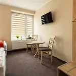Astoria Fly Modlin Airport Apartmanhotel