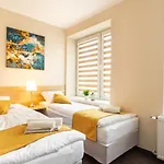 Astoria Fly Modlin Airport Apartmanhotel