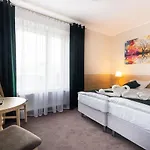 Astoria Fly Modlin Airport Apartmanhotel