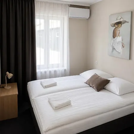 Samoobslugowy Astoria Fly Modlin Airport 4* Pomiechówek