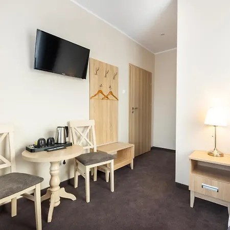 Samoobslugowy Astoria Fly Modlin Airport 4* Pomiechówek