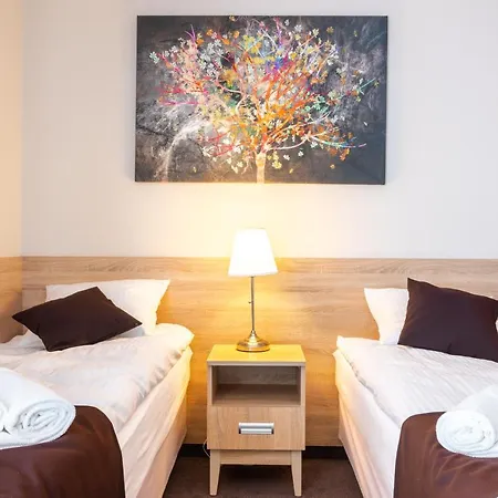 Aparthotel Astoria Fly Modlin Airport 4*