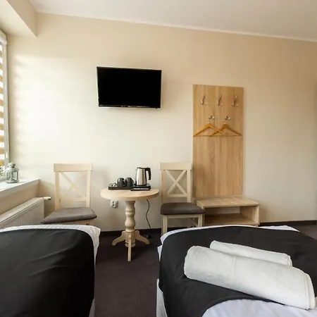 Samoobslugowy Astoria Fly Modlin Airport 4*