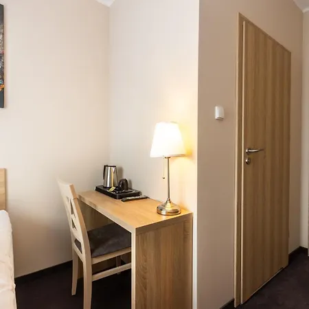 Astoria Fly Modlin Airport Aparthotel Pomiechowek
