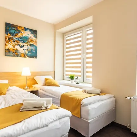 Samoobslugowy Astoria Fly Modlin Airport Apartmanhotel