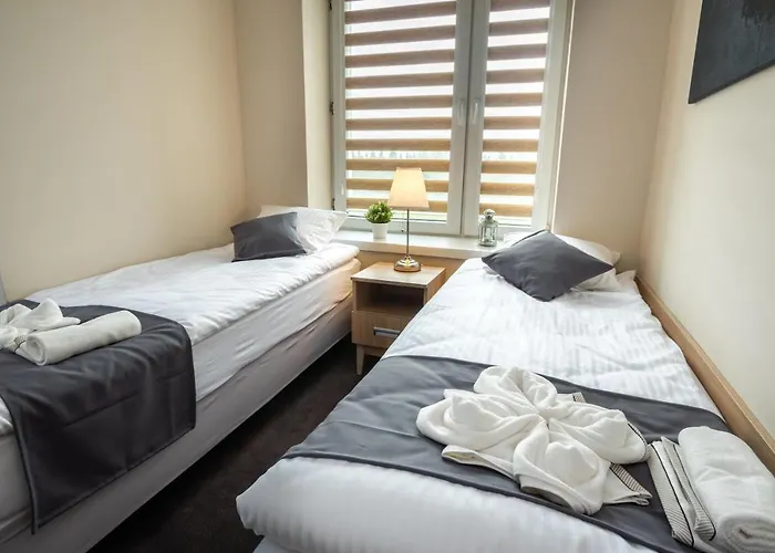 Astoria Fly Modlin Airport Апарт-отель Pomiechowek