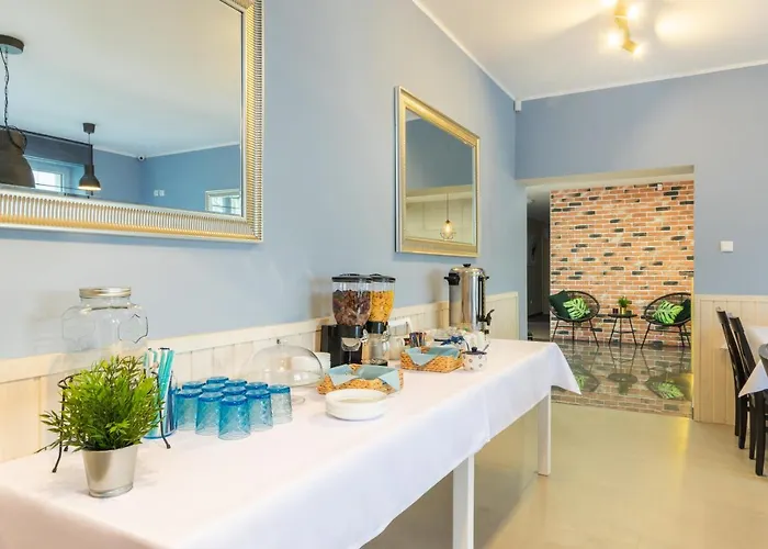 Astoria Fly Modlin Airport Апарт-отель Pomiechowek